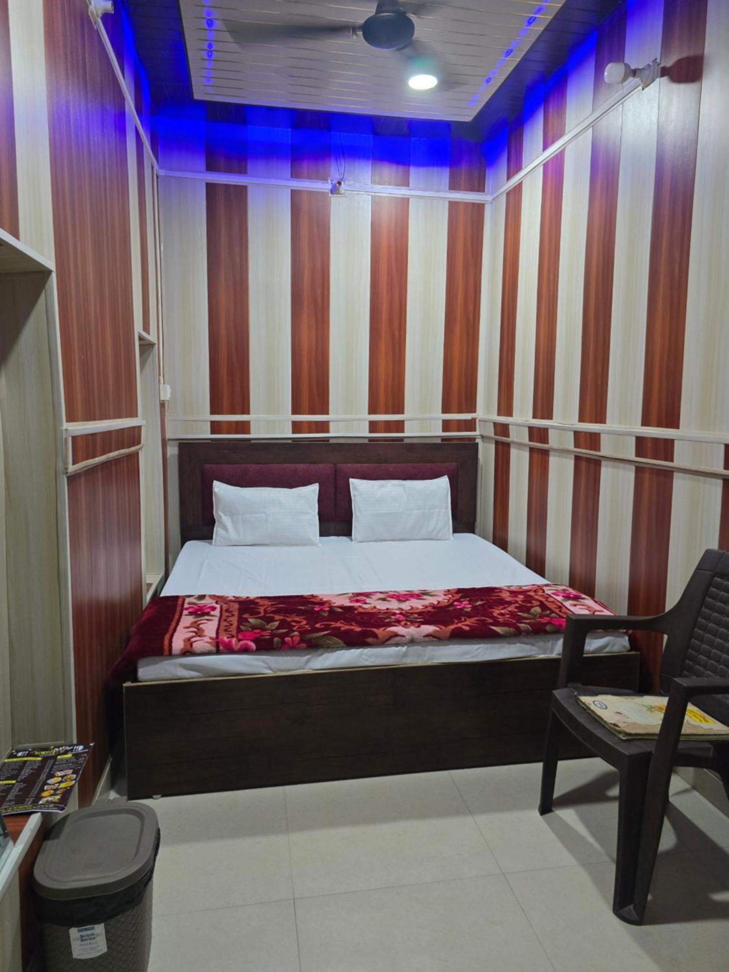 Ramlala Paying Guest House Stay Just 100M From Saryu Ghat, Ayodhya Εξωτερικό φωτογραφία